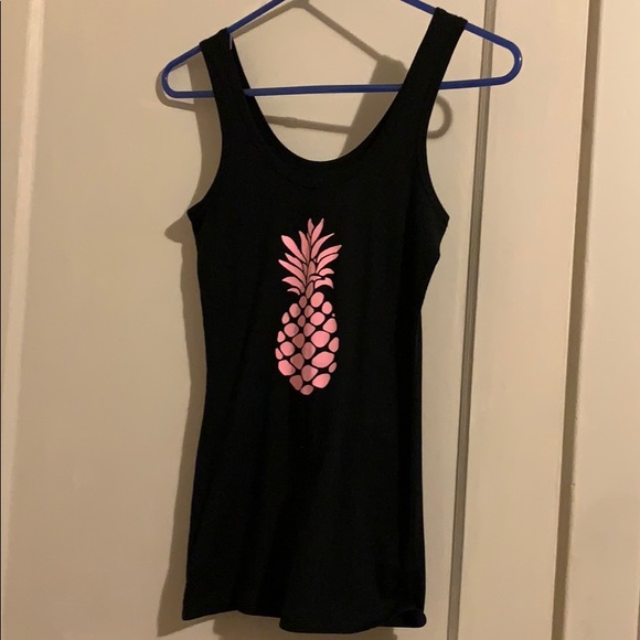Black tank with pink pineapple design - Picture 1 of 1